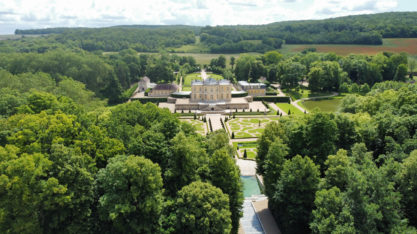 How to find the perfect French chateau for your destination wedding - Julian Leaver Events